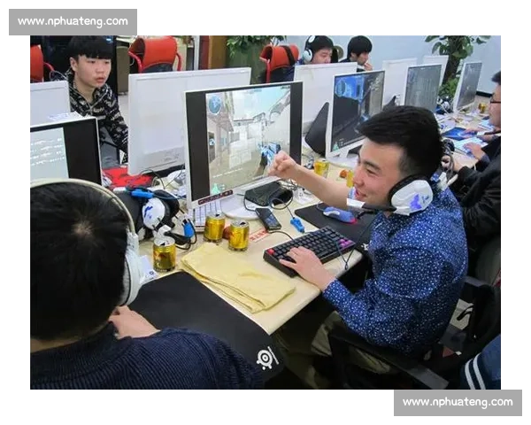 穿越火线职业联赛激情继续，顶级对决燃爆直播间